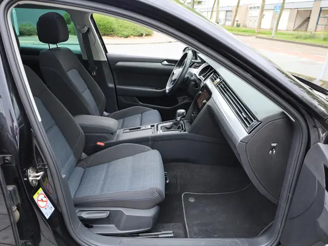 Volkswagen Passat GTE 2021 Hybride Benzine 39