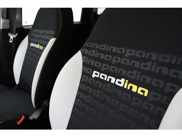 Fiat Panda 1.0 Hybrid Pandina 2025 Benzine 18