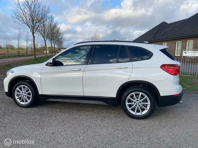 BMW X1 20i High Executive leder aut camera 2018 Benzine 17