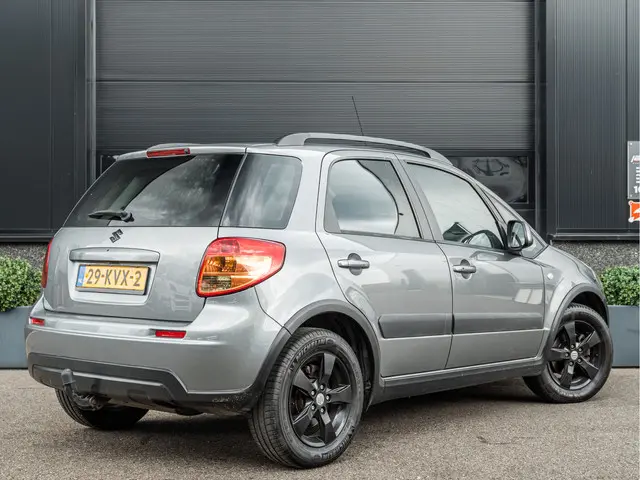 Suzuki SX4 1.6 Exclusive 2010 Benzine 2