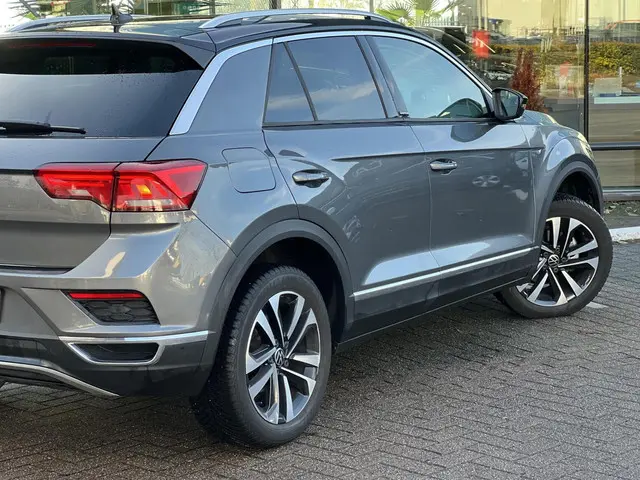 Volkswagen T-Roc 1.5 TSI Sport Business R 2020 Benzine 15