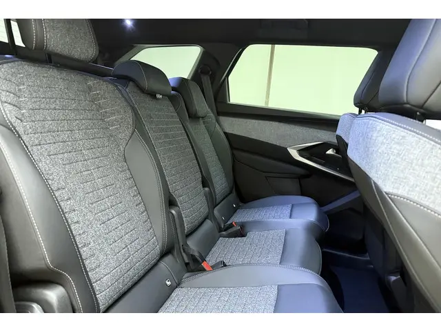 Peugeot e-5008 Allure Avantage 73 kWh 2025 Elektrisch 14