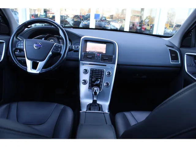 Volvo XC60 T5 Automaat Polar+ 2018 Benzine 40