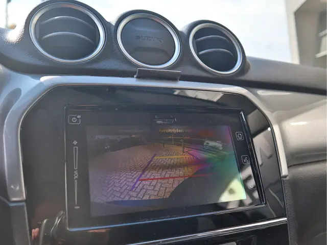 Suzuki Vitara 1.6 Exclusive 2018 Benzine 17