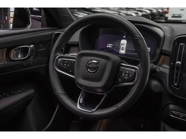 Volvo XC40 Recharge 70 kWh 2022 Elektrisch 26