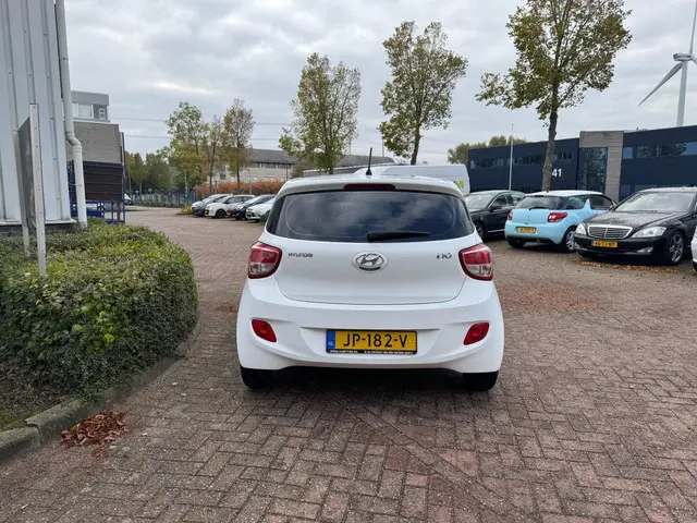 Hyundai i10 3