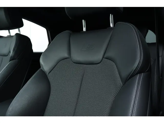 Audi Q5 Sportback 40 TFSI S edition 2023 Benzine 12