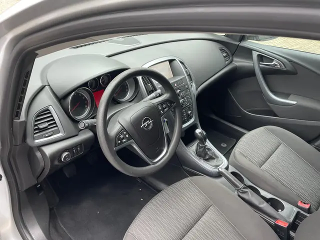 Opel Astra Sports Tourer 1.4 Turbo Business + 2013 Benzine 11
