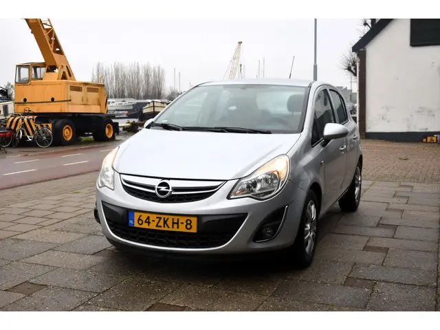 Opel Corsa 1.2-16V Rhythm 2012 Benzine 9