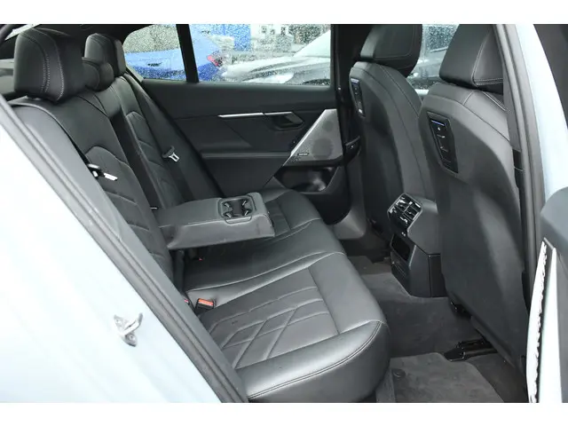 BMW 5 Serie 530e M-Sport 2024 Hybride Benzine 24