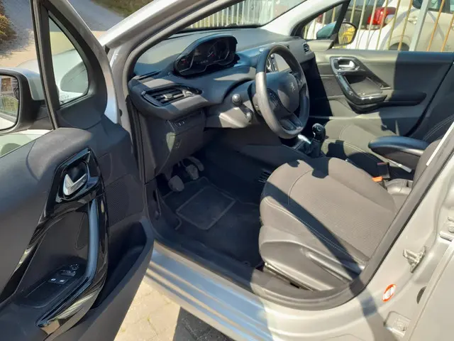 Peugeot 208 3