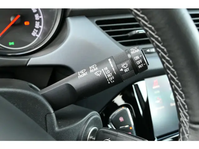 Opel Corsa 1.4 Favourite 2018 Benzine 31