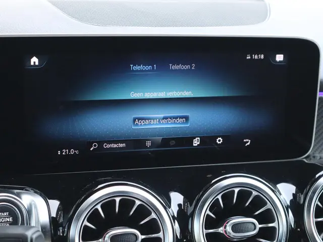 Mercedes-Benz GLB 200 AMG line 2020 Benzine 25