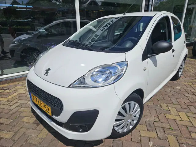 Peugeot 107 1.0 Access Accent,airco 2014 Benzine 2