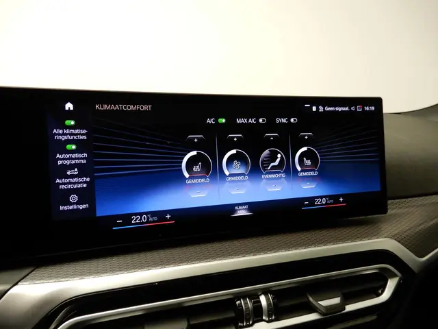 BMW 3 Serie Touring 320i 2024 Benzine 20