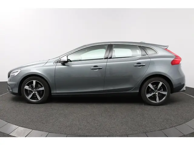 Volvo V40 1.5 T3 R-Design 2019 Benzine 32