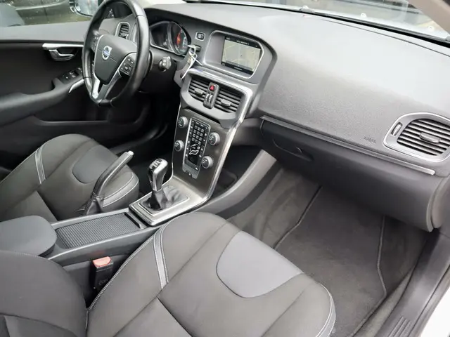 Volvo V40 2.0 D4 Momentum Business 2014 Diesel 18