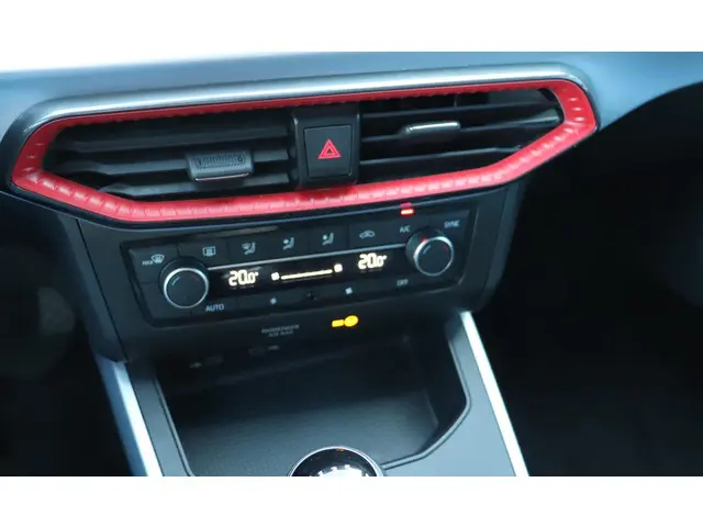 SEAT Arona 1.0 TSI FR Business Connect 2024 Benzine 9