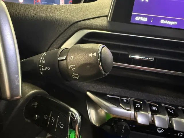 Peugeot 5008 1.6 e-THP GT-Line - 7 personen 2018 Benzine 52