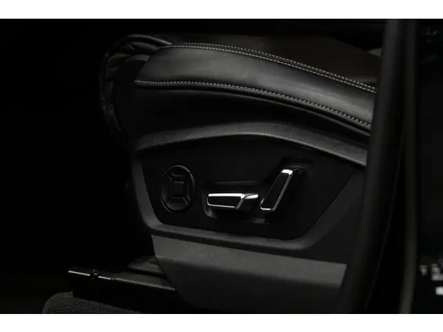 Audi SQ8 4.0 TFSI quattro 2023 Benzine 11