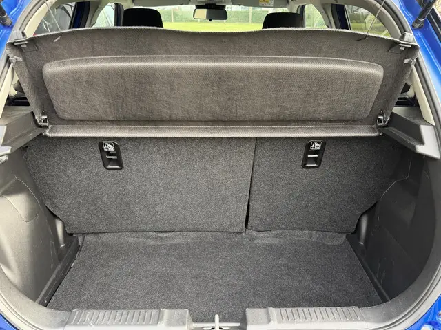 Suzuki Swift 1.2 Select Smart Hybrid 2025 Benzine 7