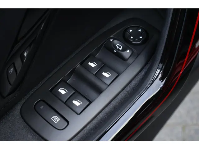 Peugeot 2008 1.2 PureTech GT-line 2018 Benzine 34