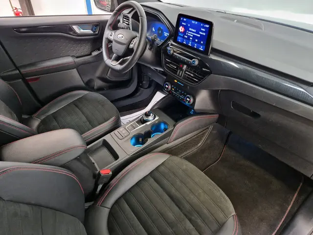 Ford Kuga 2.5 PHEV ST-Line 2021 Hybride Benzine 9