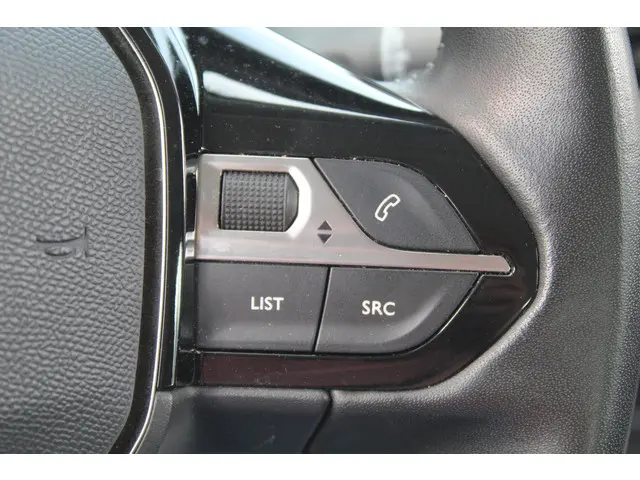 Peugeot 2008 1.2 PureTech Active//Airco! 2021 Benzine 8