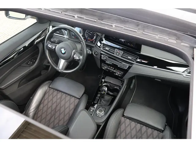 BMW X1 sDrive18i Executive Edition 2020 Benzine 44