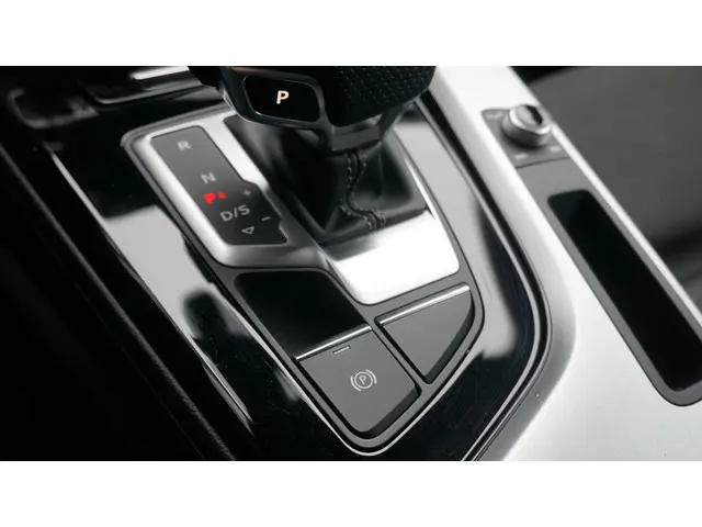 Audi A4 Avant 35 TFSI 150pk 2x S-Line 2022 Benzine 30