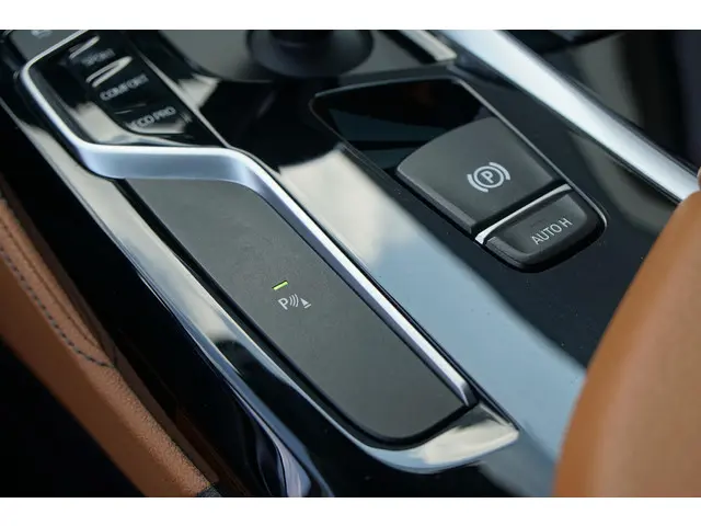 BMW 5 Serie Touring 530i xDrive Executive 2017 Benzine 58