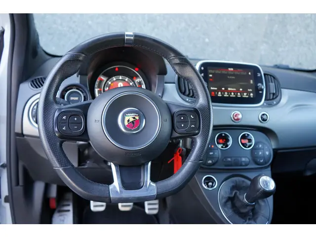 Abarth 595 1.4 T-Jet Abarth 595 Pista 2019 Benzine 21