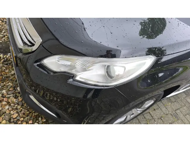 Peugeot 2008 1.2 VTi Allure Pack Premium Plus 2014 Benzine 10