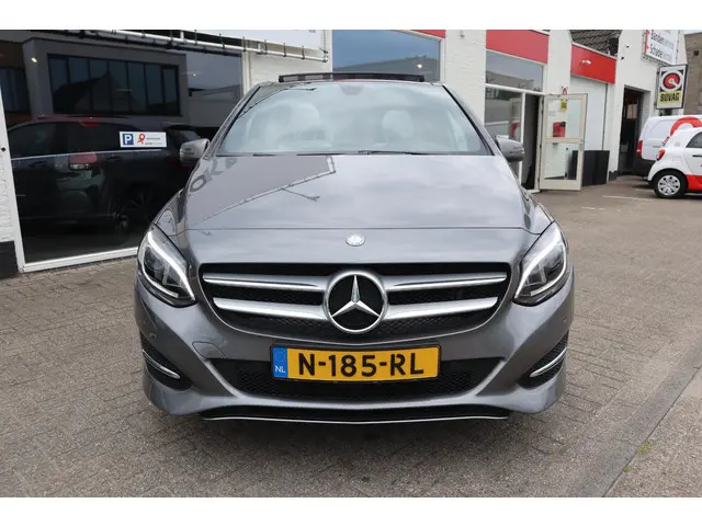 Mercedes-Benz B-Klasse 200 PRESTIGE 2014 Benzine 26
