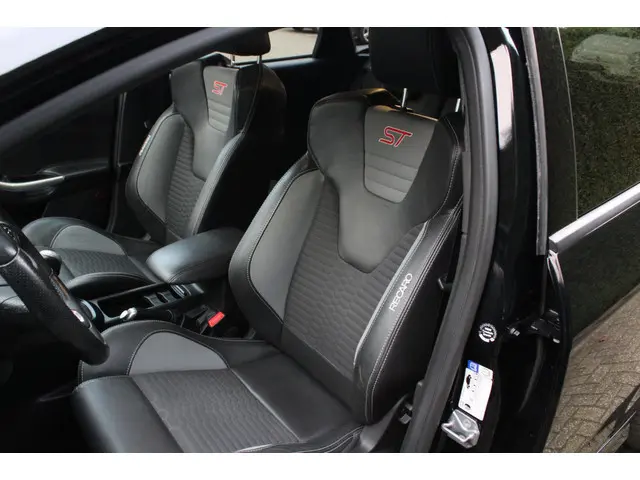 Ford Focus 2.0 ST kleppenuitlaat 2017 Benzine 14