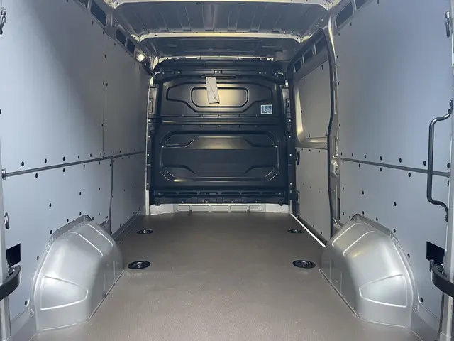 Renault Master T35 2.0 dCi 130 L2H2 Advance 2024 Diesel 8