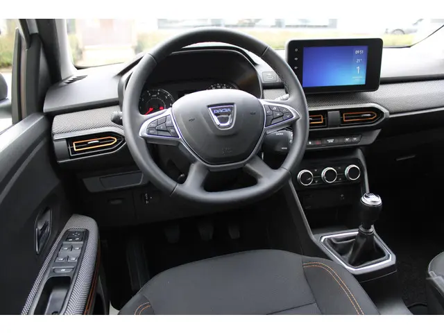 Dacia Sandero Stepway TCe 90 Comfort 2022 Benzine 18