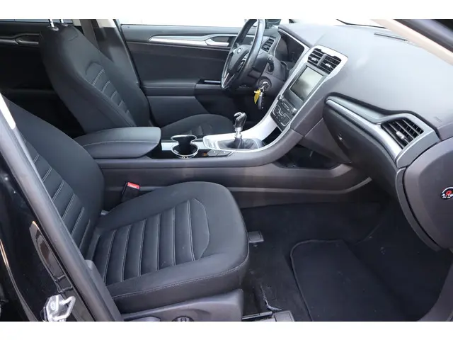 Ford Mondeo Wagon 2.0 TDCi Titanium 2015 Diesel 11
