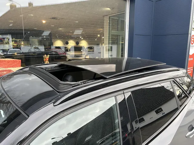 Peugeot 2008 1.2 Hybrid 145 GT 2025 Hybride Benzine 33