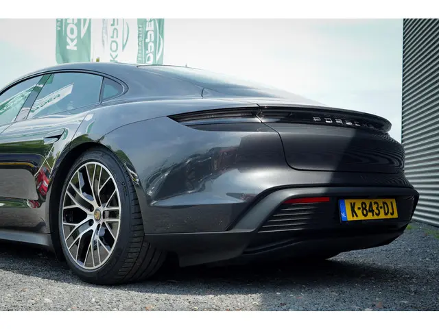 Porsche Taycan 4S Performance 84 kWh 2020 Elektrisch 53