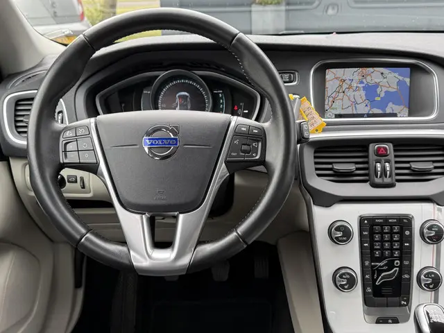 Volvo V40 3