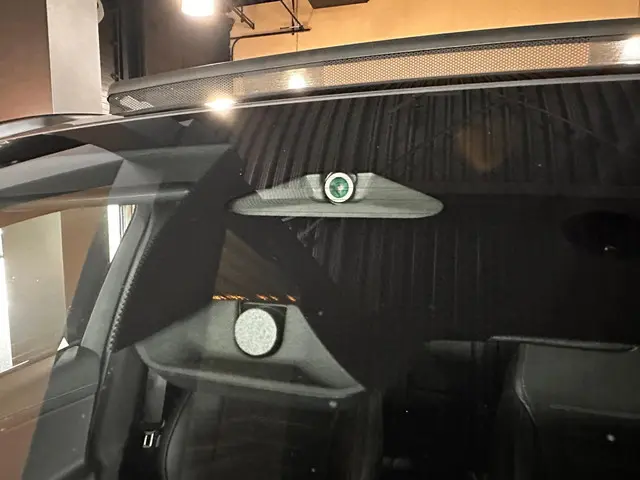 Mercedes-Benz GLC 200 4MATIC AMG Line 2023 Benzine 26