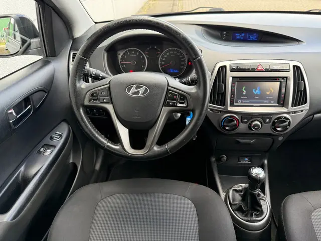 Hyundai i20 1.2i i-86PK Airco|Navigatie|Led!!! 2014 Benzine 18