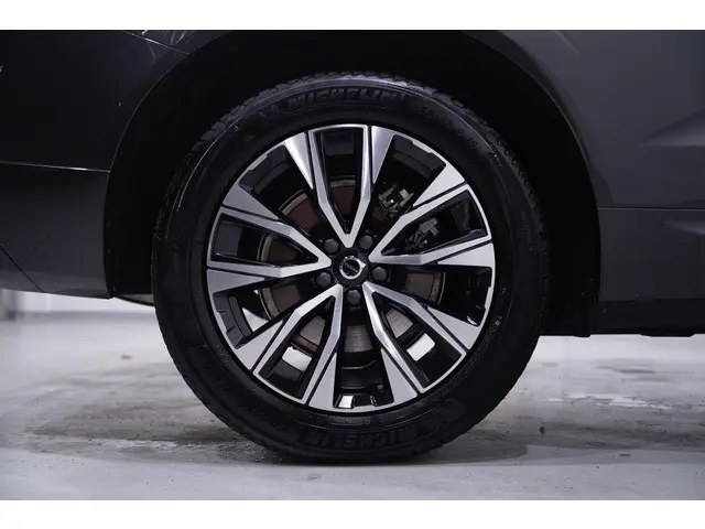 Volvo XC60 B5 Plus Dark 2023 Benzine 17