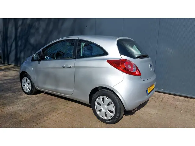 Ford Ka 1.2 Style start/airco/nieuw distributie 2014 Benzine 7