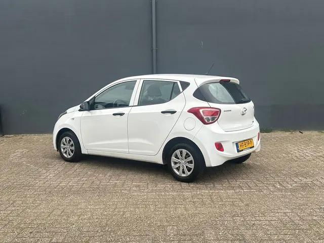 Hyundai i10 1.0i i-Drive 2015 Benzine 3