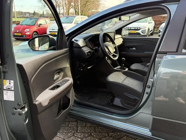 Dacia Sandero Stepway 1.1 TCe 110 Extreme 2024 Benzine 16