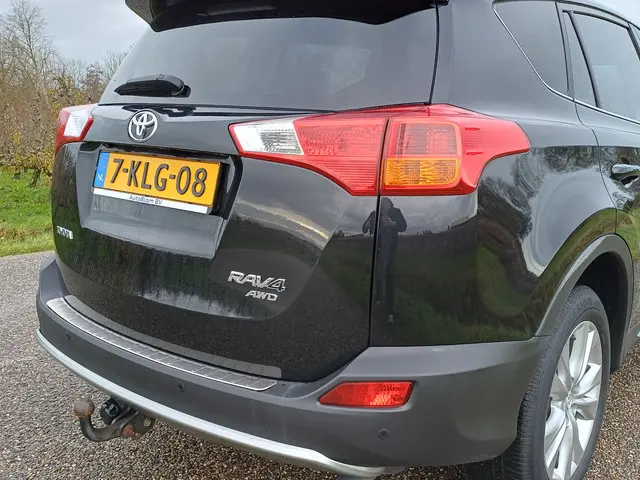 Toyota RAV4 2.0 Executive Business 4WD 2013 Benzine 17