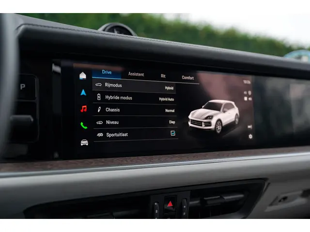 Porsche Cayenne S E-Hybrid 2024 Hybride Benzine 18