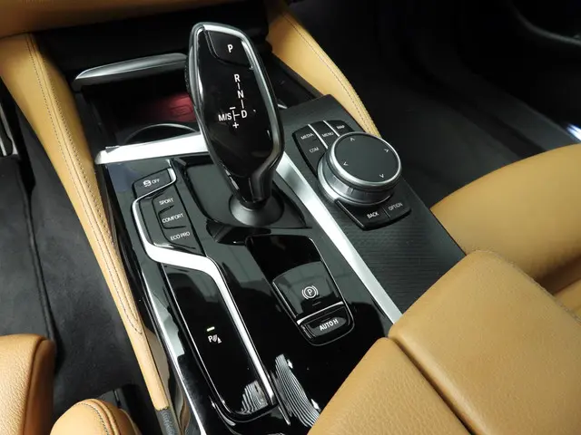 BMW 5 Serie Sedan 540i 2021 Benzine 16